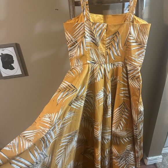 Palm-Print Midi Dress White House Black Market - Picture 4 of 15